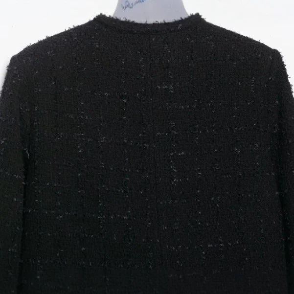 Damen Kurztaillierte Bouclé‑Tweed‑Kastenjacke mit runden Kanten, goldenen Zierknöpfen und aufgesetzten Taschen Nord Taschen