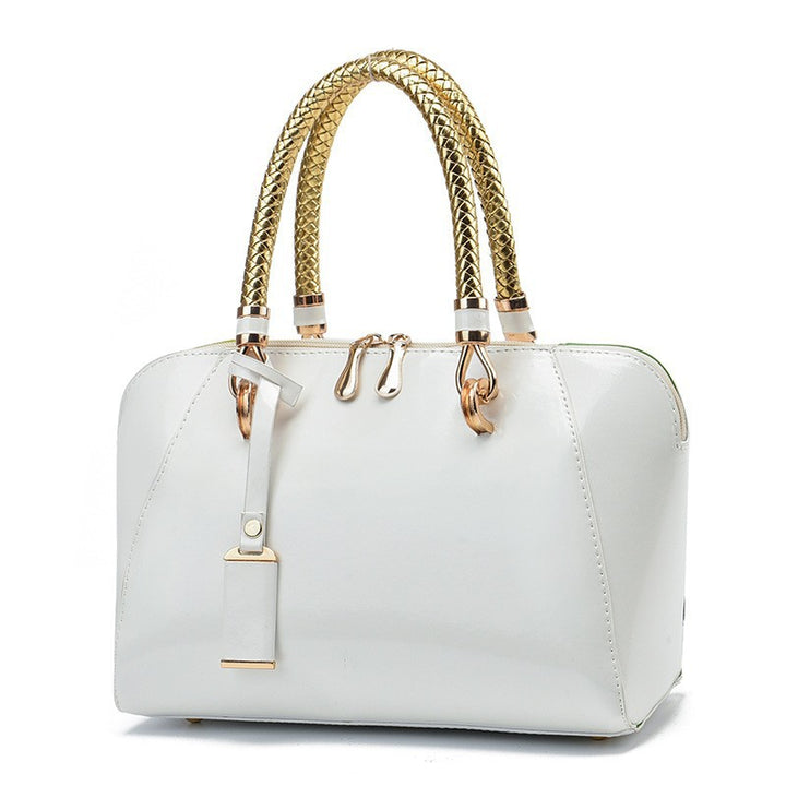 Damen elegante Handtasche mit strukturierter Oberfläche und goldfarbenem Tragegriff Nord Taschen