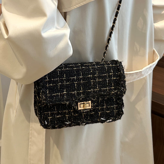 Damen Umhängetasche mit strukturiertem Tweeddesign und schickem Kettenhenkel Nord Taschen