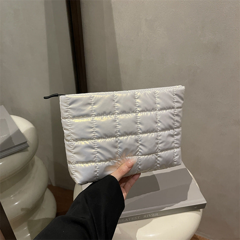 Damen elegante Clutch im modernen Steppmuster Nord Taschen