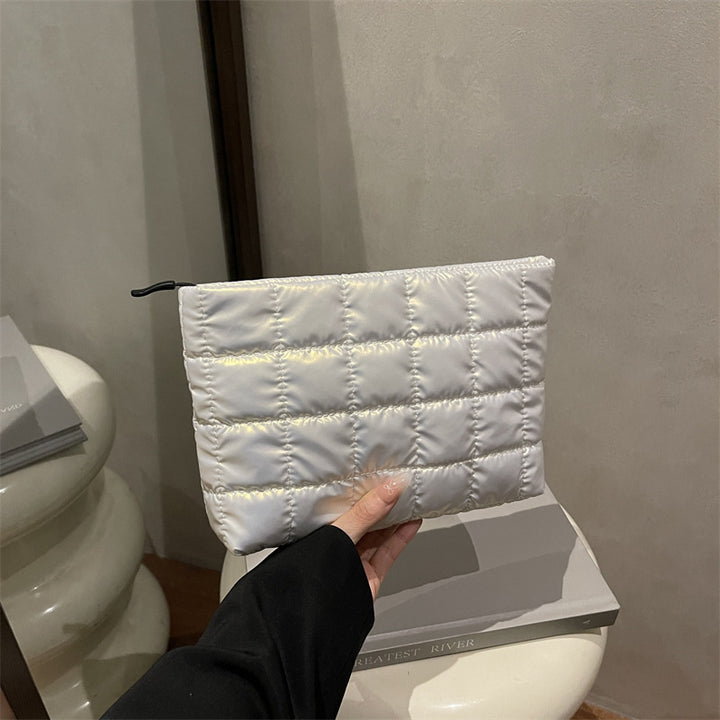 Damen elegante Clutch im modernen Steppmuster Nord Taschen