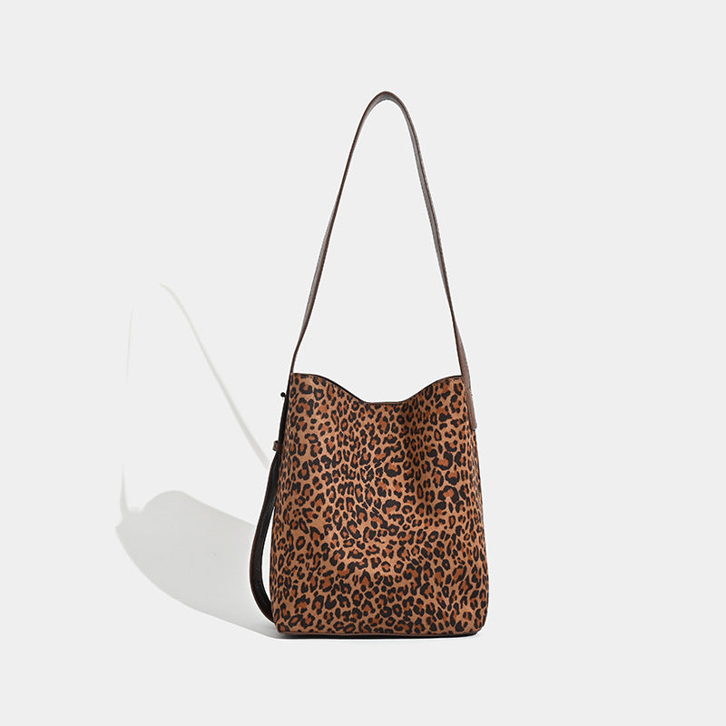 Damen Umhängetasche aus weichem Wildleder Nord Taschen
