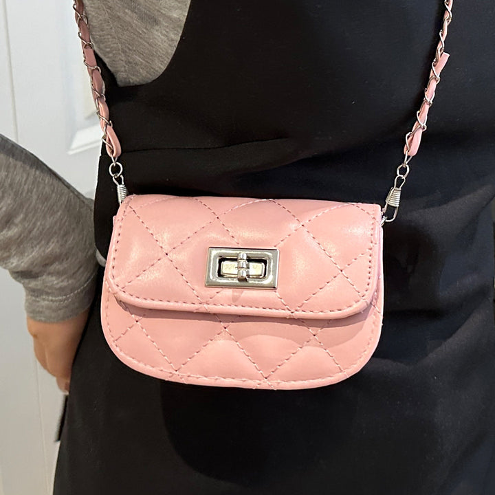 Damen Clutch mit elegantem Steppmuster und hochwertigen Akzenten Nord Taschen