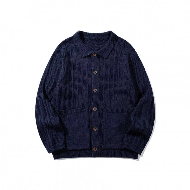Unisex Grobgestrickte Hemdjacke mit Kentkragen, Knopfleiste und aufgesetzten Taschen Nord Taschen