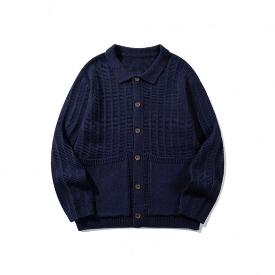 Unisex Grobgestrickte Hemdjacke mit Kentkragen, Knopfleiste und aufgesetzten Taschen Nord Taschen