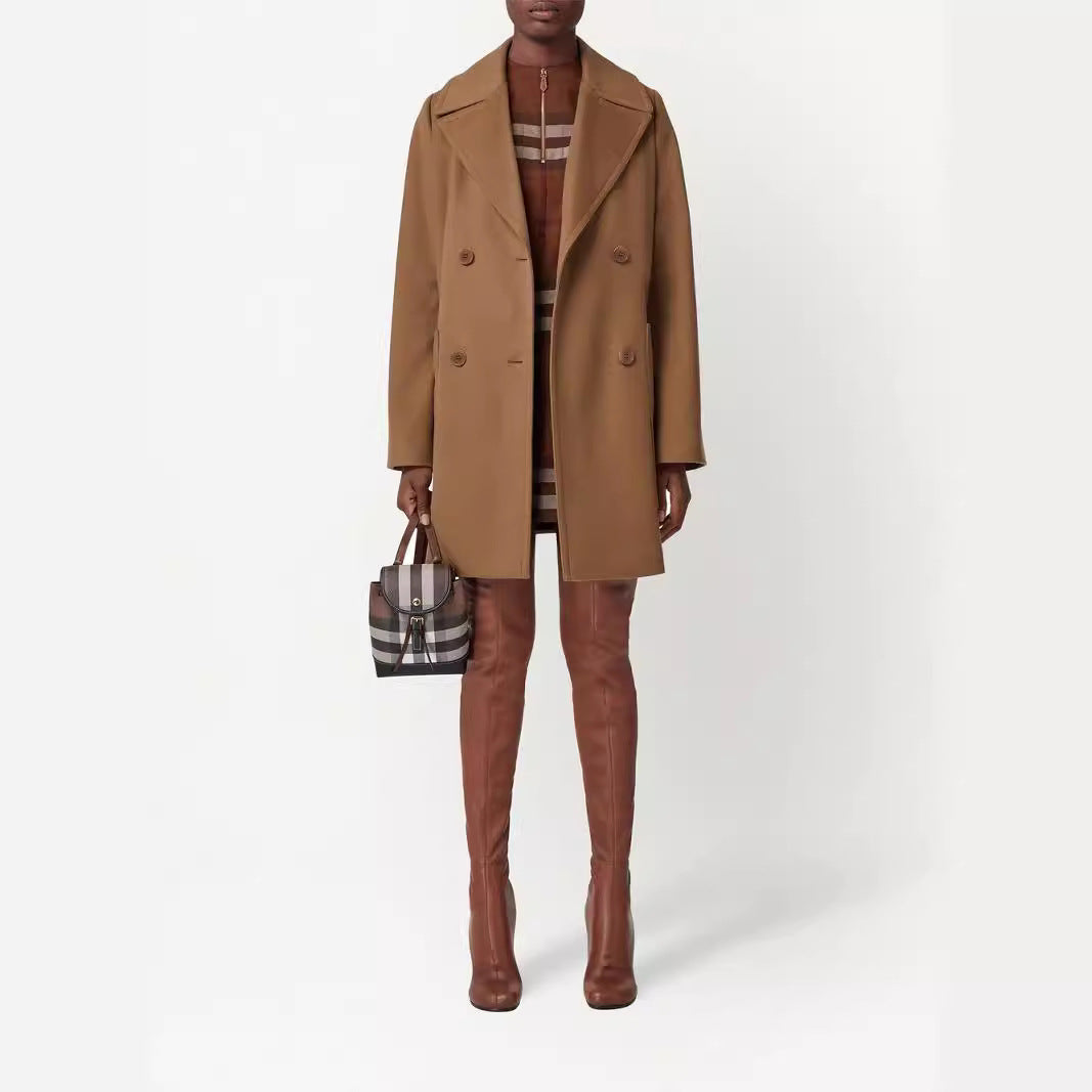 Damen Kurzmantel im minimalistischen Doppelreiher aus Wollmix mit weitem Revers Nord Taschen
