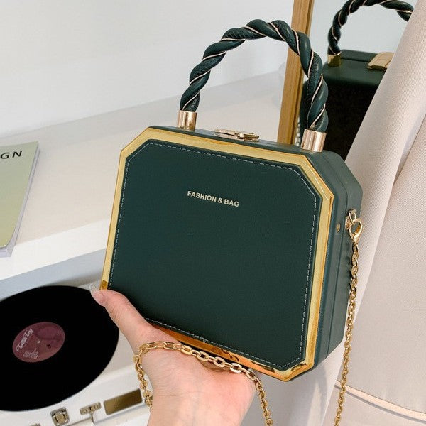 Damen elegante Box-Handtasche mit Kettenriemen Nord Taschen