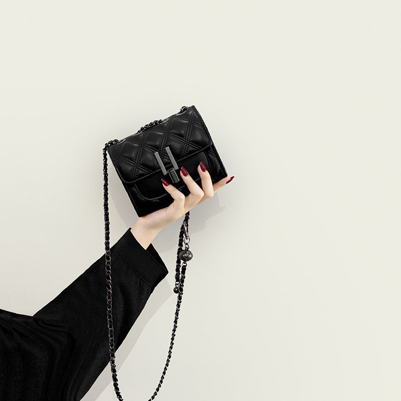 Damen Mini-Clutch mit elegantem Kettenriemen und luxuriösem Steppmuster Nord Taschen