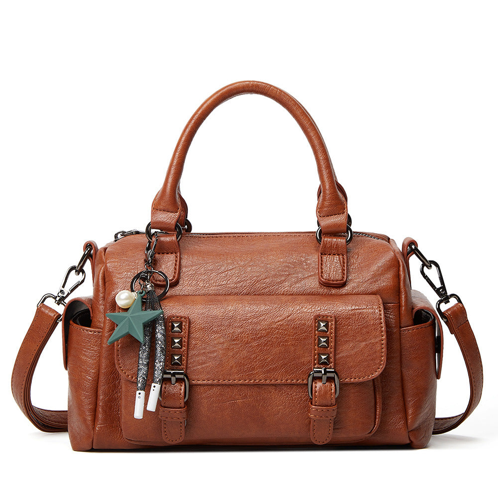 Damen Handtasche mit dekorativen Nieten Nord Taschen