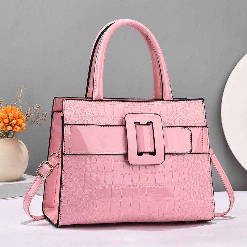 Damen Handtasche mit markanter Krokodilprägung und schickem Verschluss Nord Taschen