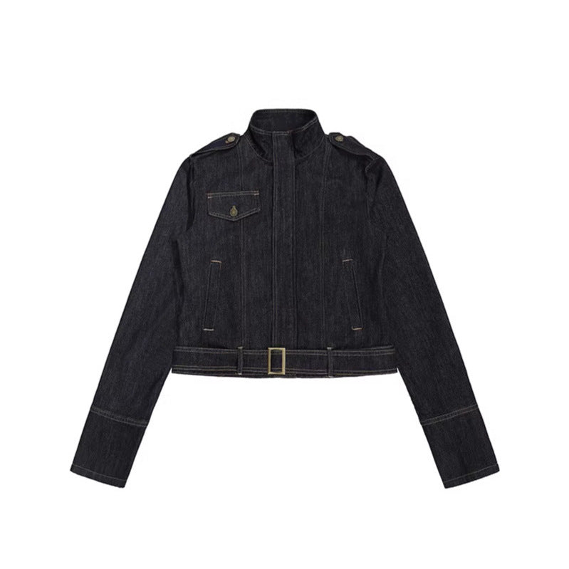 Damen taillierte Jeansjacke mit hohem Stehkragen, Taillengürtel und Schulterpatten Nord Taschen