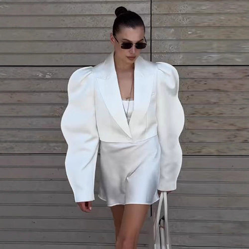 Damen Skulpturaler Cropped-Blazer mit dramatischen Ballonärmeln Nord Taschen