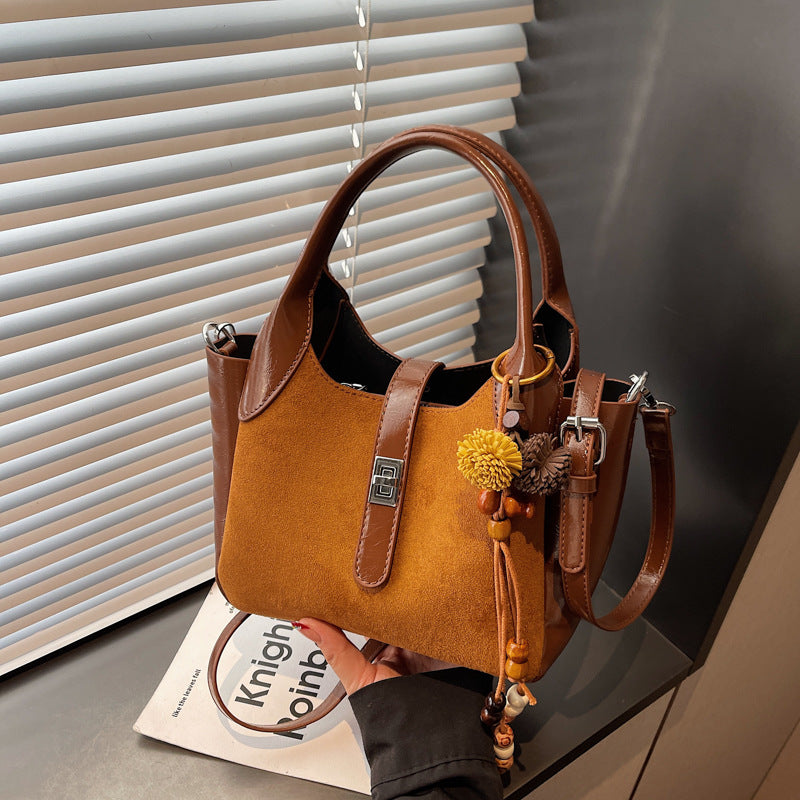 Damen modische Schultertasche mit einzigartigen Lederakzenten Nord Taschen