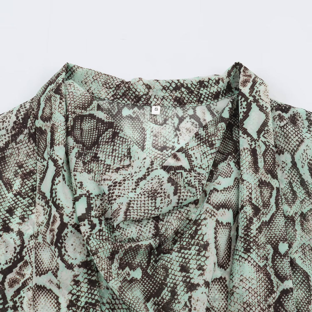 Damen Bluse mit Wasserfall-Schalkragen und Schlangenprint Nord Taschen