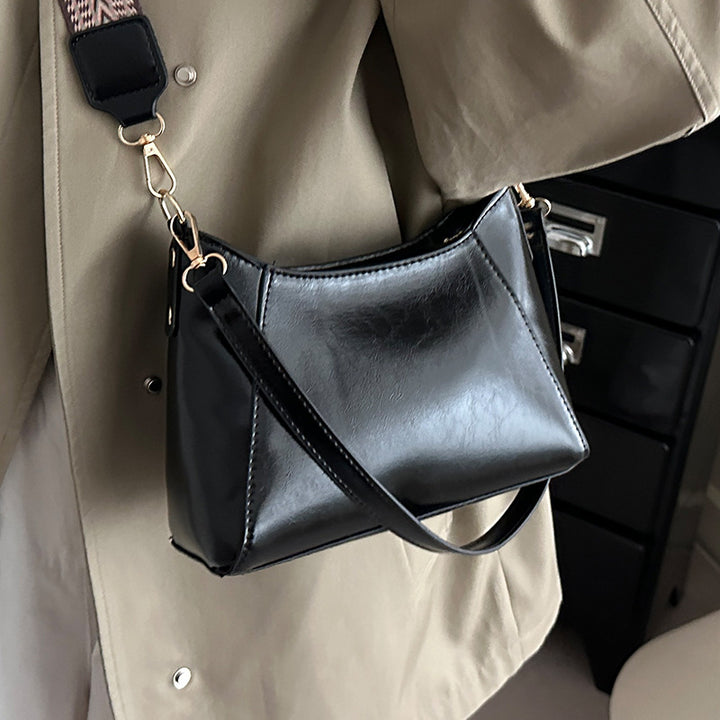 Damen Umhängetasche mit modernem, hochwertigem Kunstleder und verstellbarem Schulterriemen Nord Taschen