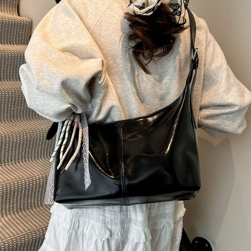Damen Schultertasche mit verspieltem Dekor und verstellbarem Gurt Nord Taschen