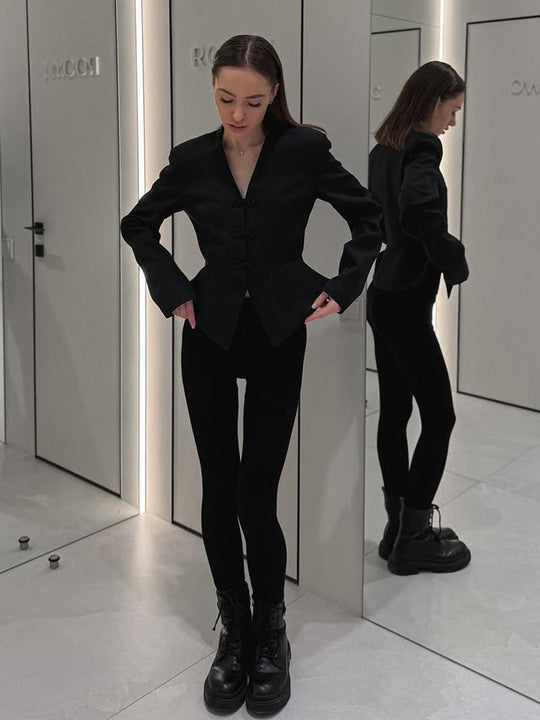 Damen Schößchen‑Blazer mit mandarinähnlichem Ausschnitt und dekorativen Knotenverschlüssen Nord Taschen