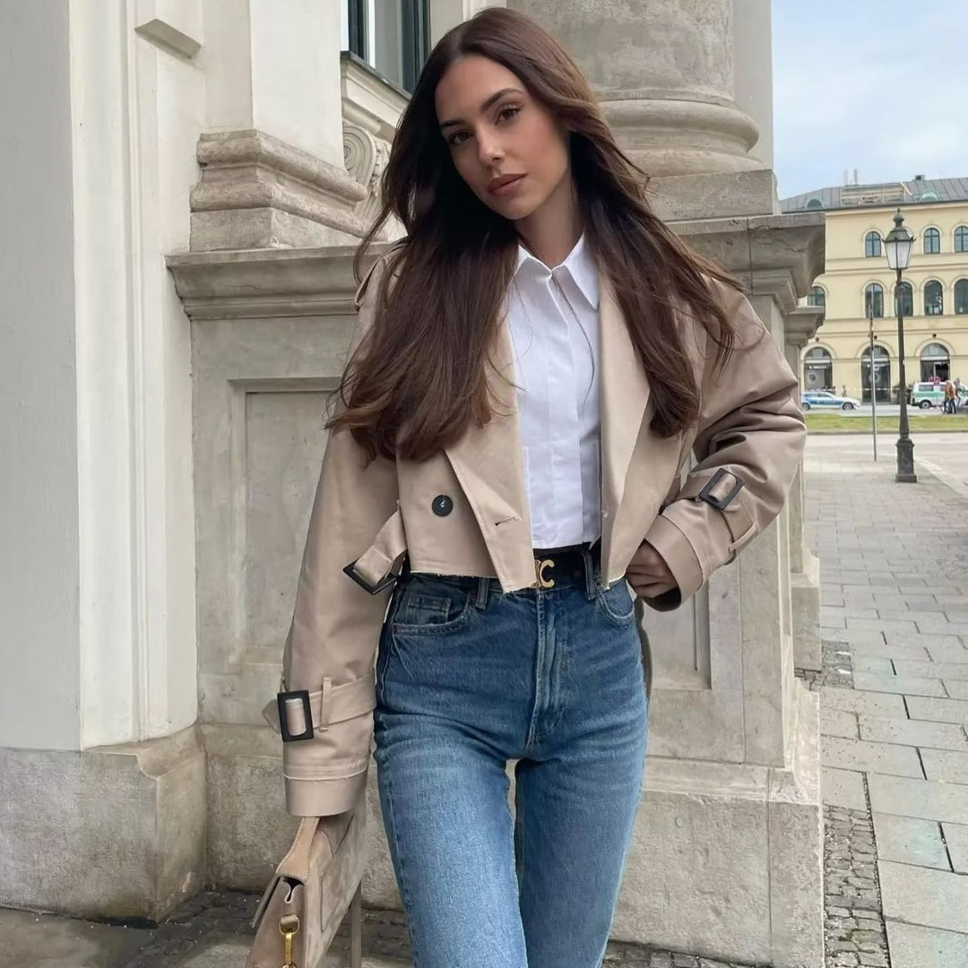Damen kurzgeschnittene Trenchjacke mit Epauletten, Taillengürtel und verstellbaren Manschetten Nord Taschen