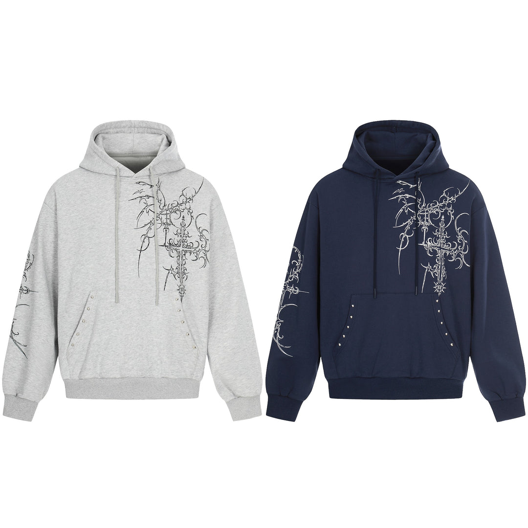 Herren Oversize Kapuzenpullover mit ornamentalem Kreuz‑Print und Nieten Nord Taschen
