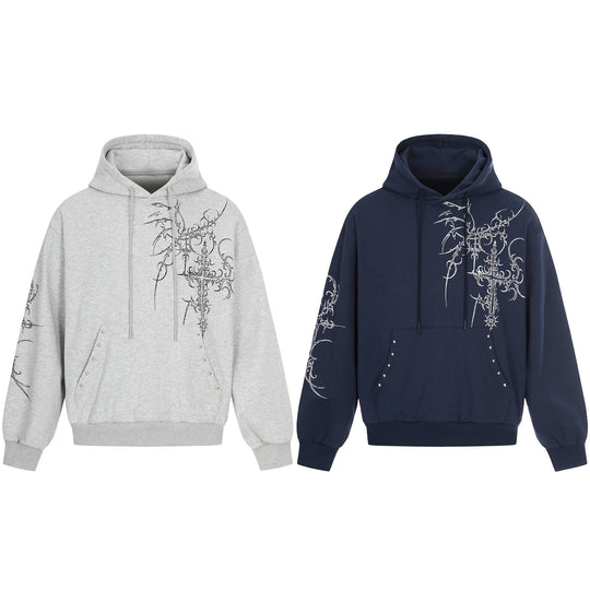 Herren Oversize Kapuzenpullover mit ornamentalem Kreuz‑Print und Nieten Nord Taschen