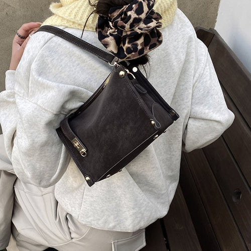 Damen elegante Schultertasche mit abnehmbarem Trageriemen und luxuriösen Details Nord Taschen