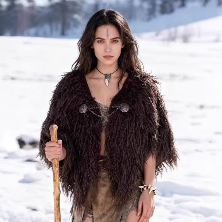 Damen Wikinger‑inspiriertes Faux‑Fur‑Cape mit rustikaler Fransenoptik und Schulterüberwurf Nord Taschen