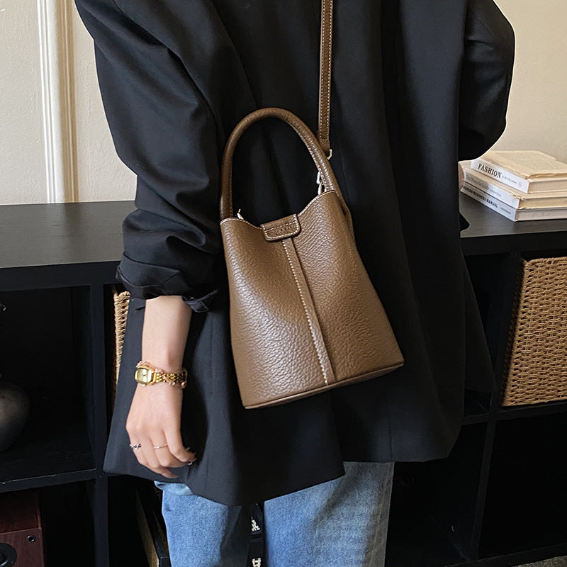 Damen Hobo-Tasche aus hochwertigem Leder mit praktischem Innenteil Nord Taschen