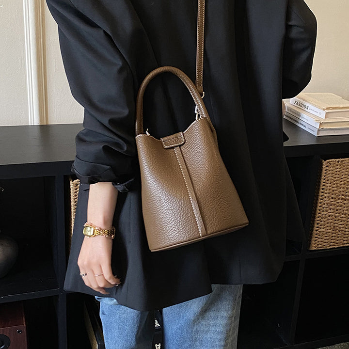 Damen Hobo-Tasche aus hochwertigem Leder mit praktischem Innenteil Nord Taschen