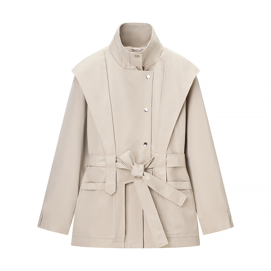 Damen Taillierte Übergangsjacke mit Stehkragen, Schultercape und Bindegürtel Nord Taschen
