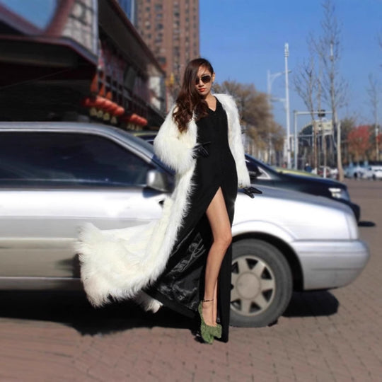 Damen extravaganter bodenlanger Hochflor-Faux-Fur-Mantel mit Schleppe und offenem Schnitt Nord Taschen