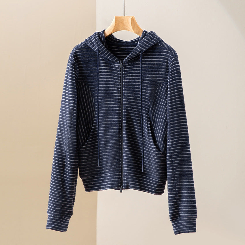 Damen Gestrickte Kapuzenjacke mit Reißverschluss und feinem Streifenmuster Nord Taschen