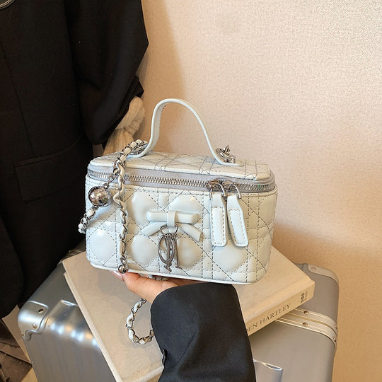 Damen Umhängetasche mit trendigem Steppdesign und eleganten Details Nord Taschen