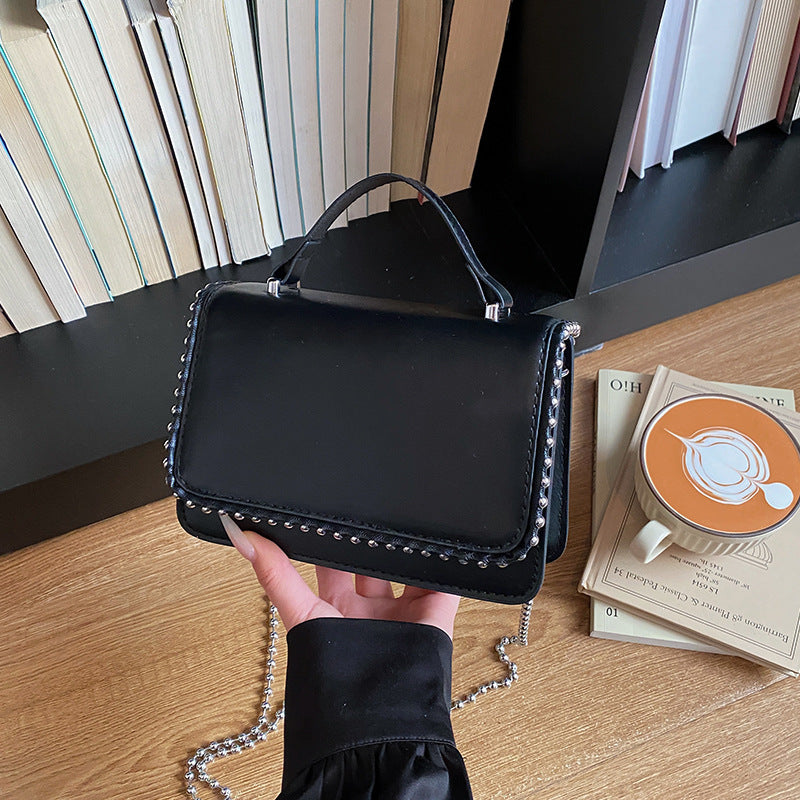 Damen stilvolle Umhängetasche mit eleganten Perlenakzenten Nord Taschen