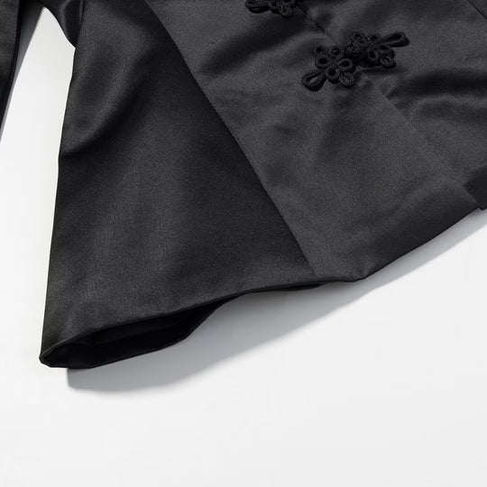 Damen Taillierter Satin-Blazer mit Mandarinkragen und dekorativen Froschverschlüssen Nord Taschen