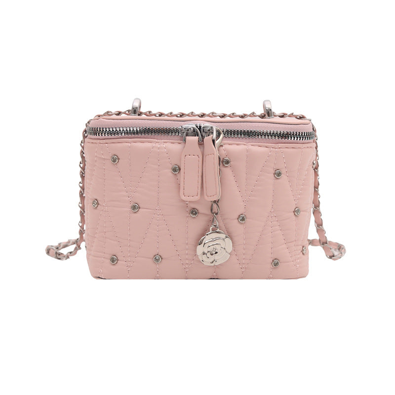 Damen Mini-Handtasche mit eleganter Steppung und Kettenanhänger Nord Taschen