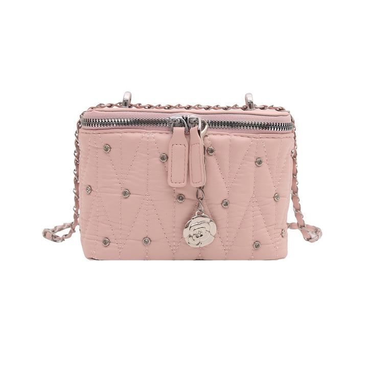 Damen Mini-Handtasche mit eleganter Steppung und Kettenanhänger Nord Taschen