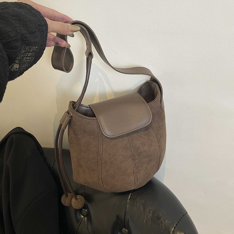Damen praktische Beuteltasche aus hochwertigem Wildleder Nord Taschen