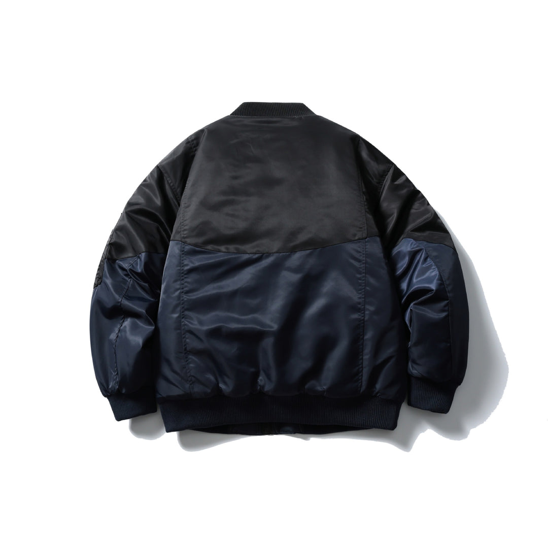 Unisex Kurz geschnittene zweifarbige Nylon‑Bomberjacke mit Utility‑Klappentaschen und Ärmel‑Zipper Nord Taschen