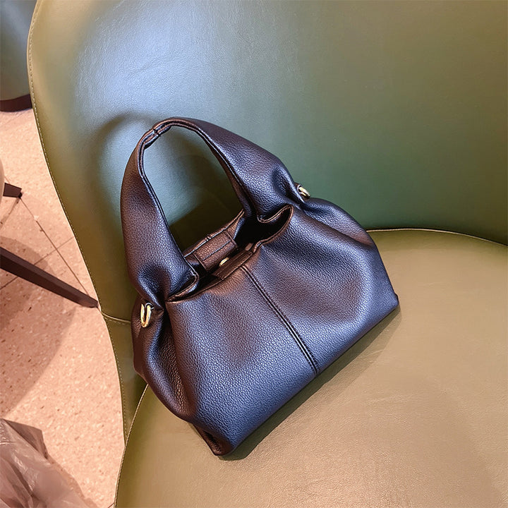 Damen Hobo-Tasche mit elegantem Faltendesign und zeitgemäßen Akzenten Nord Taschen