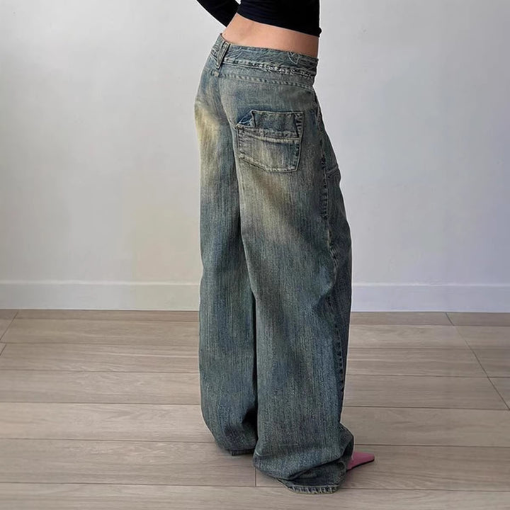 Damen weite Low-Rise Baggy-Jeans mit markanten V‑Nahtpaneelen und aufgesetzten Fronttaschen Nord Taschen