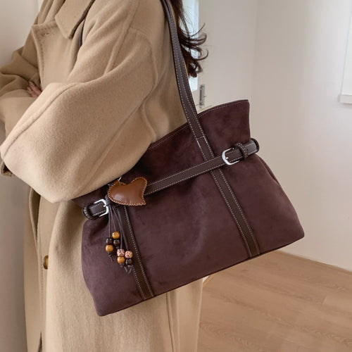 Damen Schultertasche aus hochwertigem Wildleder mit einzigartigem Design Nord Taschen