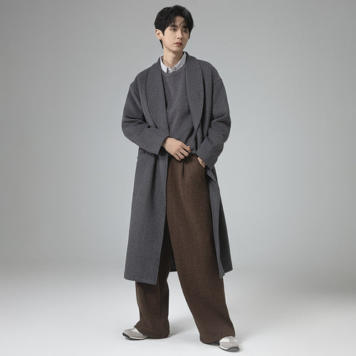 Herren Maxilanger Wollmix-Übermantel im Oversize-Schnitt mit weitem Schalkragen und dekorativer Gurtleiste Nord Taschen