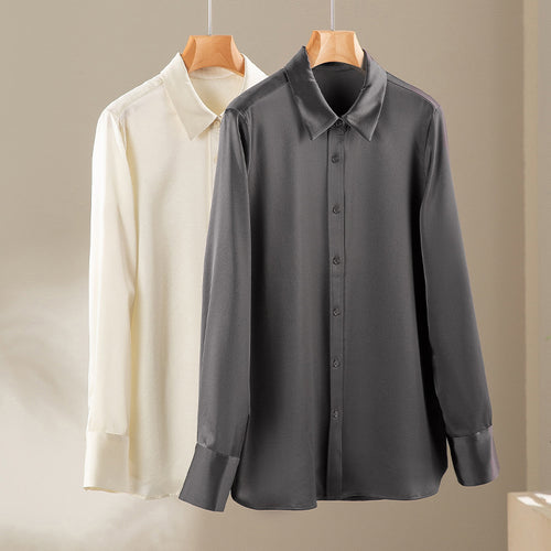 Damen Seidenähnliche Bluse mit klassischem Hemdkragen, durchgehender Knopfleiste und verlängerten Manschetten Nord Taschen