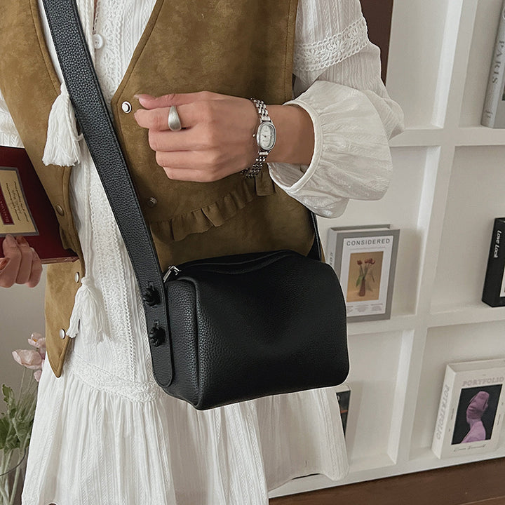 Damen Umhängetasche im modernen Design mit strukturierter Oberfläche Nord Taschen