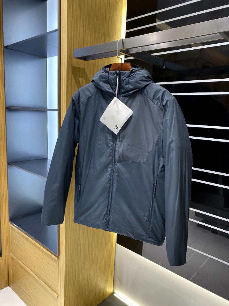 Damen Leichte wattierte Kapuzenjacke mit minimalistischer Outdoor-Isolierung Nord Taschen
