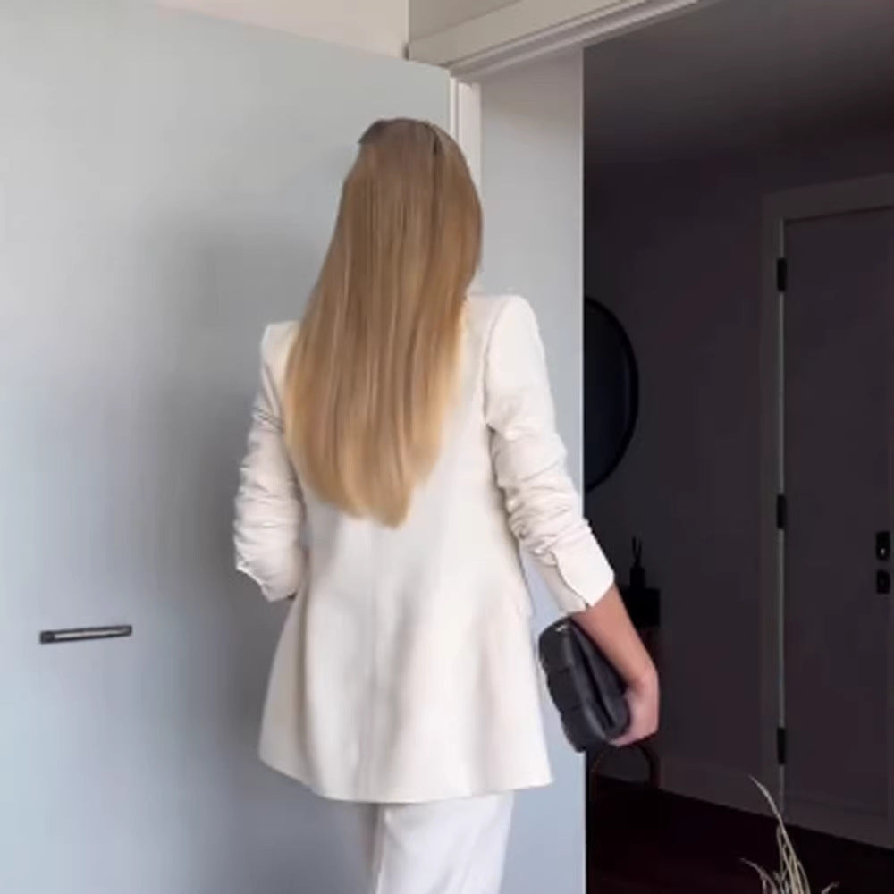Damen Figurnaher Doppelreihiger Longblazer mit leichtem Schulterpolster und cleanem Revers Nord Taschen
