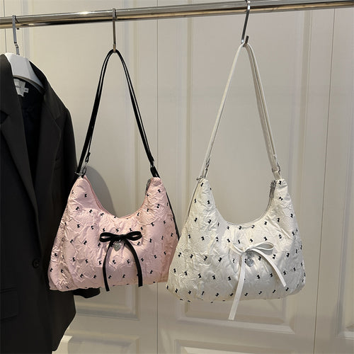 Damen modische Schultertasche mit schimmernder Oberfläche und dekorativen Details Nord Taschen