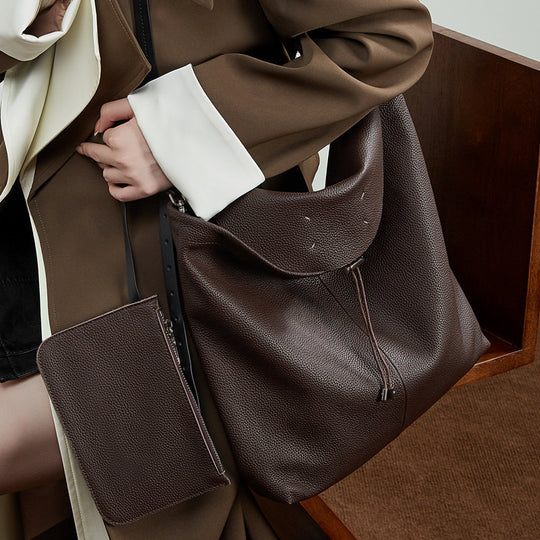 Damen Hobo-Tasche aus weichem, strukturiertem Leder mit abnehmbarem Kosmetiktäschchen Nord Taschen