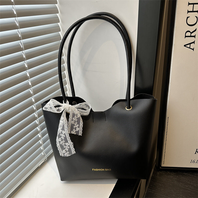 Damen Tote-Tasche aus hochwertigem Kunstleder mit verspieltem Schleifendetail Nord Taschen