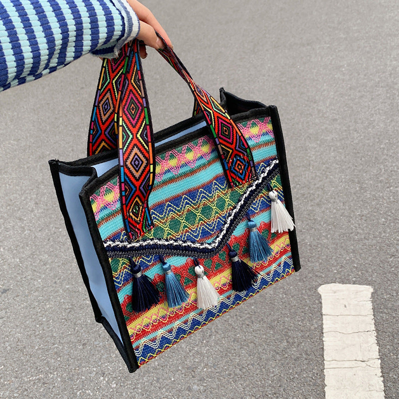 Damen Umhängetasche mit buntem Ethnomuster Nord Taschen